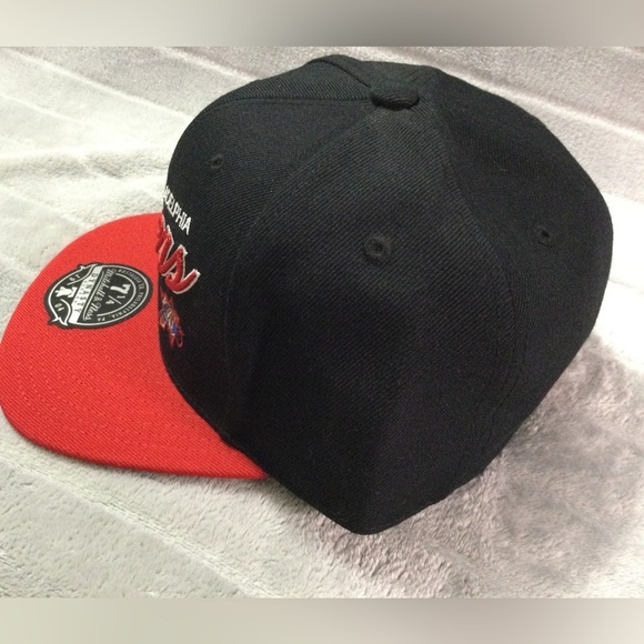 Mitchell & Ness Philadelphia 76ers Black and Red Fitted Hat - Picture 5 of 9
